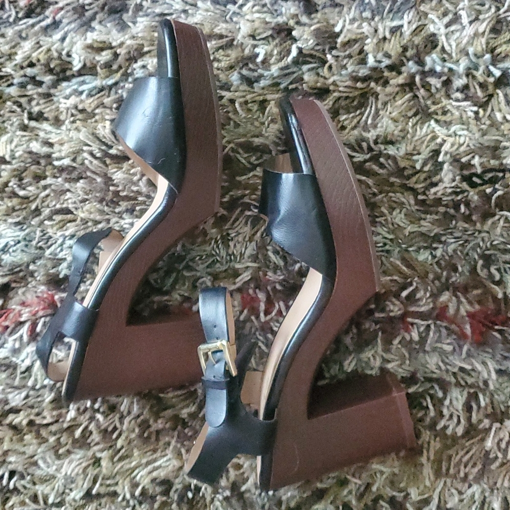 Shoe - Picture 2 of 2